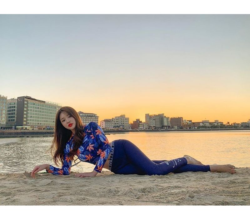 Mẫu nữ khiến cộng đồng mạng không khỏi mê mẩn bởi khoảnh khắc “pose” dáng khéo léo, phô diễn trọn vẹn đường cong hình thể đáng ngưỡng mộ.
