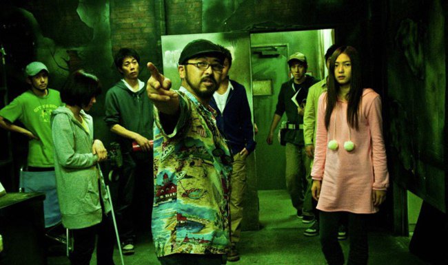 Ai là người đứng sau Ngôi làng tử khí ám ảnh nhất Nhật Bản?