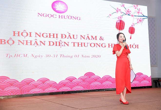 Doanh nhân Hoàng Thị Ngọc tỏa sáng trong đại hội đầu năm của hệ thống TMV Ngọc Hương - 4