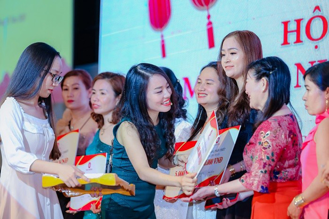 Doanh nhân Hoàng Thị Ngọc tỏa sáng trong Đại hội đầu năm của Hệ thống TMV Ngọc Hương - 5