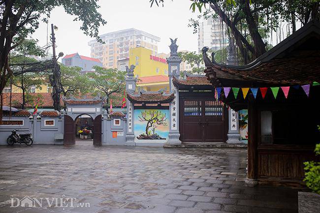 Sợ cô đơn hơn corona, nhiều cô gái đến chùa Hà cầu duyên trước ngày Valentine - 12