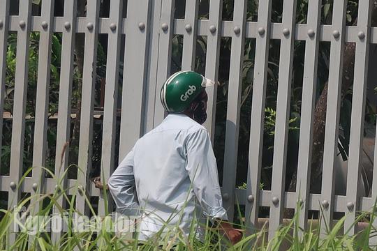Tin tức 24h: Cận cảnh nhiều người đột nhập vào nhà hoang nơi Tuấn khỉ từng ẩn náu - 8