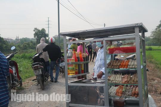 Tin tức 24h: Cận cảnh nhiều người đột nhập vào nhà hoang nơi Tuấn khỉ từng ẩn náu - 10