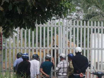 Tin tức 24h: Cận cảnh nhiều người đột nhập vào nhà hoang nơi Tuấn khỉ từng ẩn náu