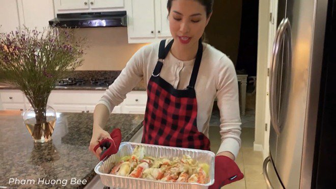 Khổ như Phạm Hương, làm món ăn sang chảnh lại bị chê dốt tiếng Anh, mất vệ sinh - 2