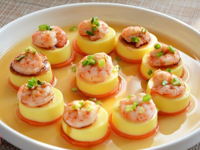 Vợ làm đậu hũ non hấp tôm 3 lớp sang chảnh, chồng tưởng mua ngoài hàng