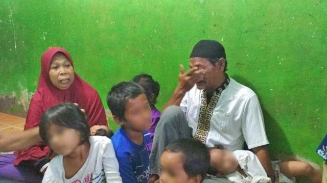 bo qua doi ngay trong dam tang me, 6 dua tre mo coi chi trong mot ngay - 3