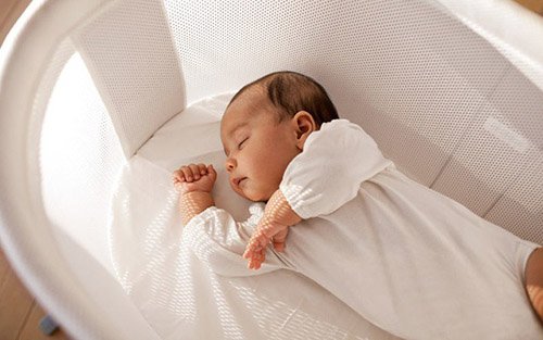 Trẻ sơ sinh ngủ nhiều bú ít có nguy hiểm không? - 1