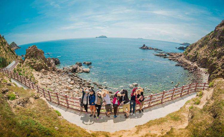 Du lịch thời dịch Covid-19: Giá tour giảm sâu, nhiều tuyến an toàn - 3