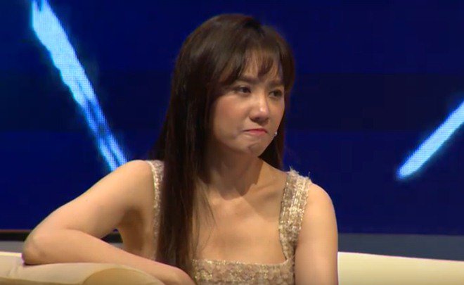 Hari Won, Võ Hoàng Yến nghẹn ngào nhìn anh xe ôm hôn vợ khóc sau khi suýt mất mạng - 12