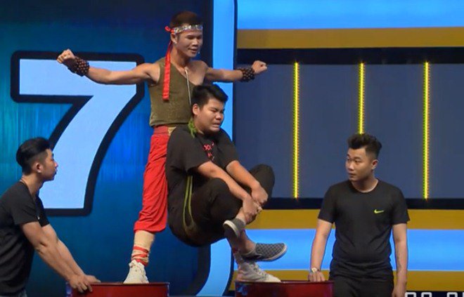 Hari Won, Võ Hoàng Yến nghẹn ngào nhìn anh xe ôm hôn vợ khóc sau khi suýt mất mạng - 5