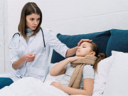 Sức khỏe - Phân biệt, xử trí và phòng ngừa cơn sốt do virus COVID-19, cúm A và cảm lạnh