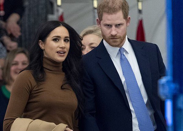 Tức giận vì bị đối xử phân biệt, Harry không muốn được giới thiệu là amp;#34;Hoàng tửamp;#34; - 3