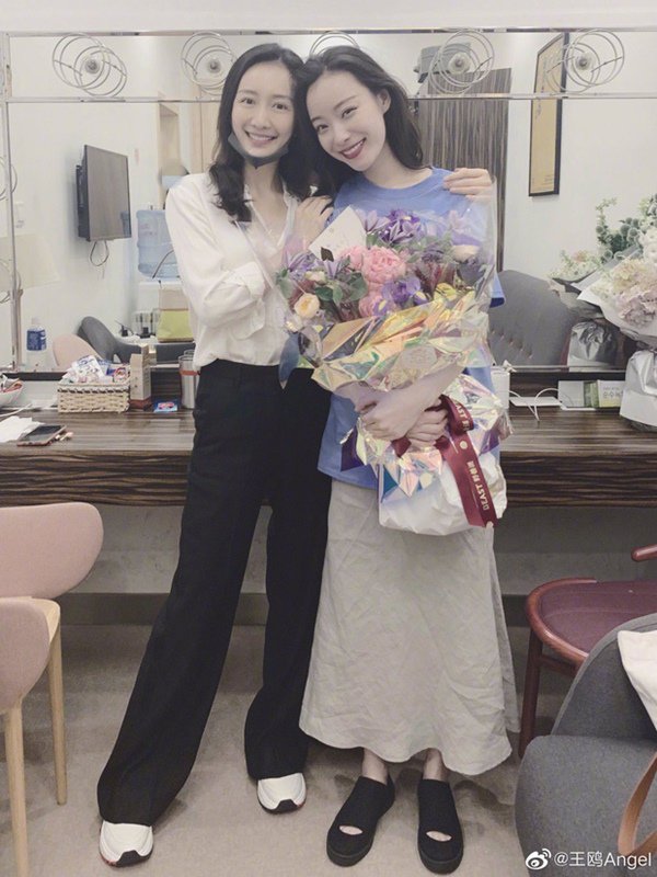 Để amp;#34;dằn mặtamp;#34; Dương Mịch, đàn em quyết chơi thân với amp;#34;tiểu tamamp;#34; của Lưu Khải Uy - 3