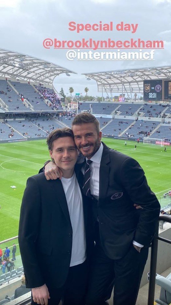 Ở chung 1 khung hình, vợ chồng Beckham amp;#34;đánh bạiamp;#34; cả con trai và bạn gái - 5