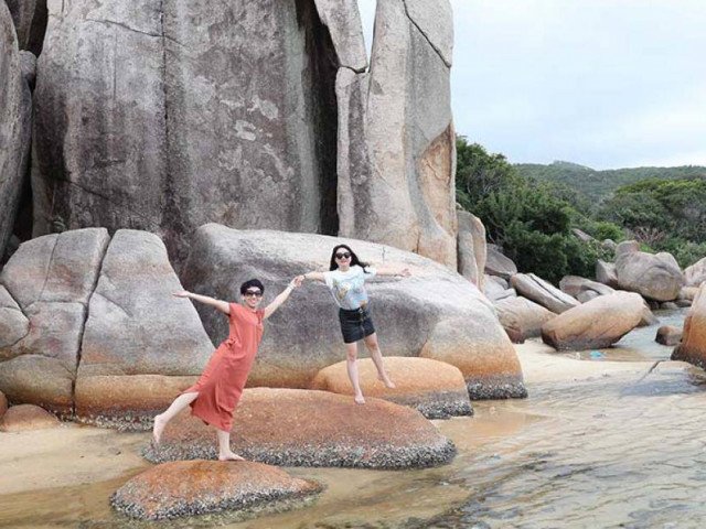 Kích cầu du lịch mùa dịch Covid-19: Tour nội địa giảm giá hút khách trở lại