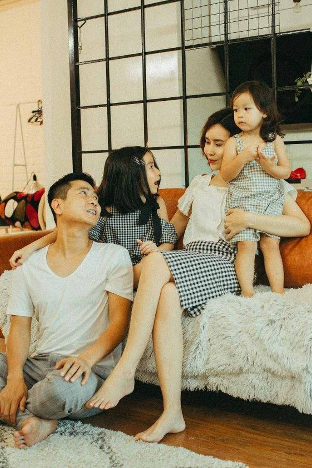Hồ Hoài Anh tặng nhẫn kim cương, viết thư tay khẳng định yêu vợ sau khi amp;#34;gương vỡ lại lànhamp;#34; - 2