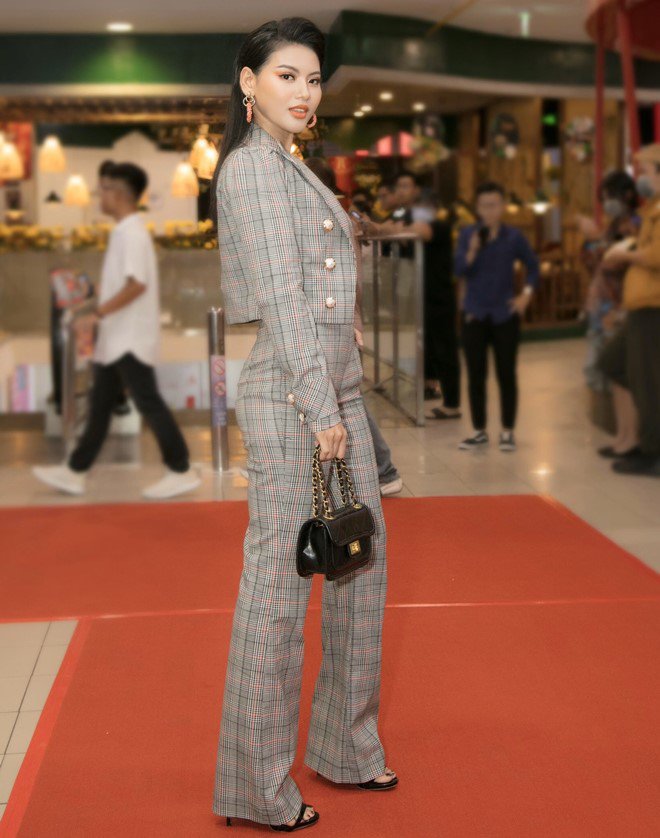 Diễn viên Ly Na Trang lo lắng khi bị dời lịch 2 phim vì dịch bệnh - 2