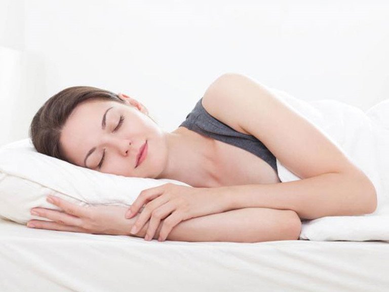 Hình ảnh Ngọc Trinh bị chụp lén gây thất vọng: ngực phẳng lì, vai trơ xương? - 13