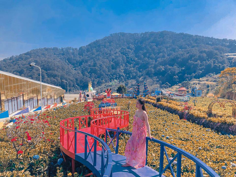 lac buoc trong vuon thuong uyen bay da lat: tran ngap hoa va dia diem check-in - 5