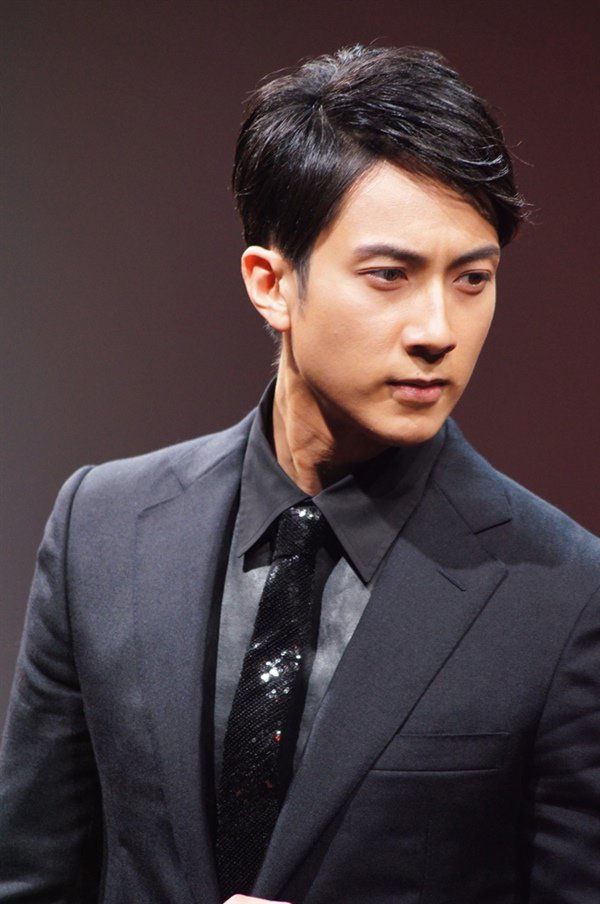 amp;#34;Hoàng tử thanh xuânamp;#34; bị tố ép vợ đẻ theo amp;#34;lịchamp;#34; trong 16 năm che giấu cô - 4