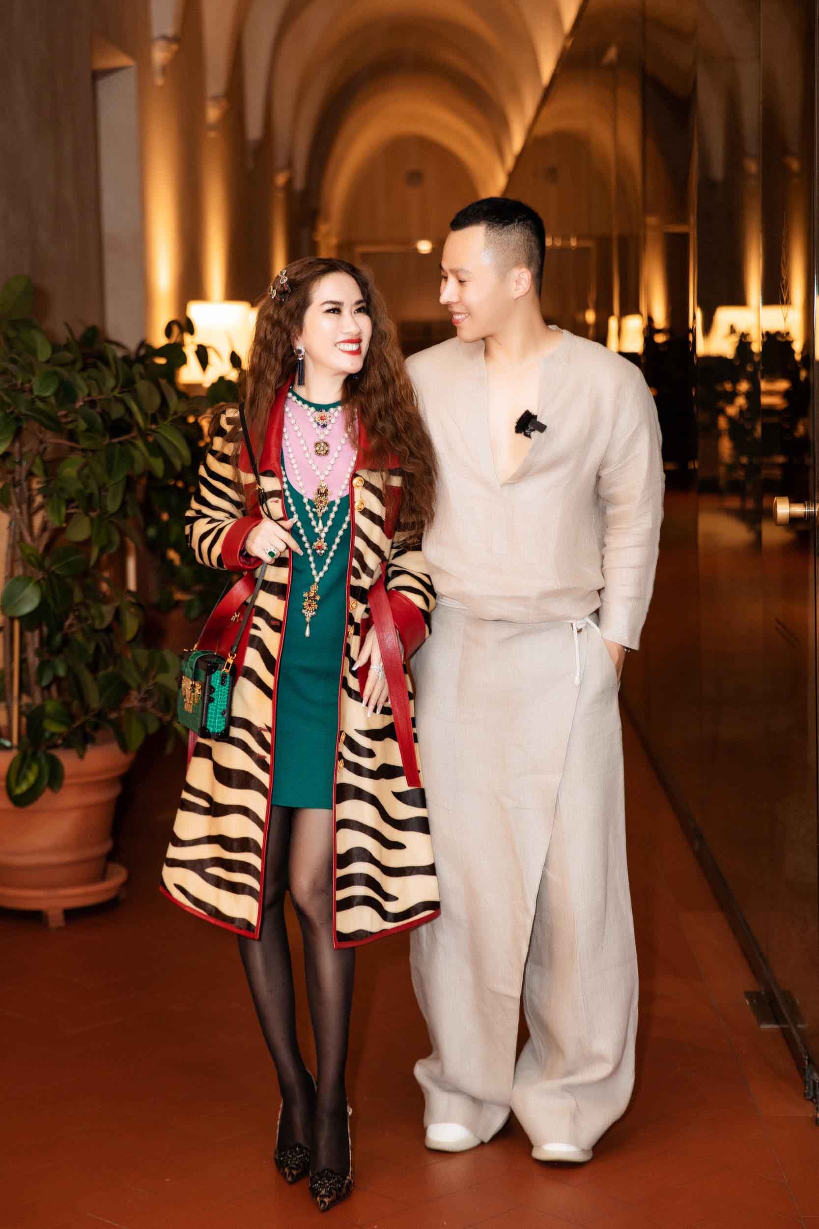 Trở về từ vùng dịch COVID-19 như Châu Bùi, Lynk Lee, vì sao Vũ Khắc Tiệp không bị cách ly? - 2