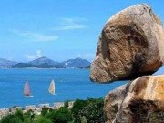 Xem ăn chơi - Chiêm ngưỡng những hòn đá kỳ lạ, nom chênh vênh nhưng không dễ xô đổ