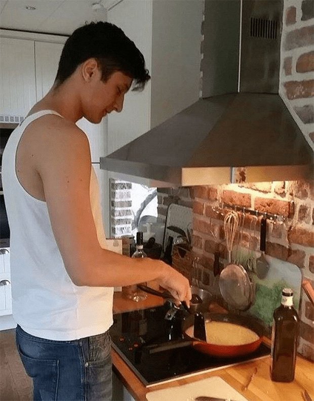 Chùm ảnh hài hước chứng minh chân dài quá cũng khổ lắm thay! - 4