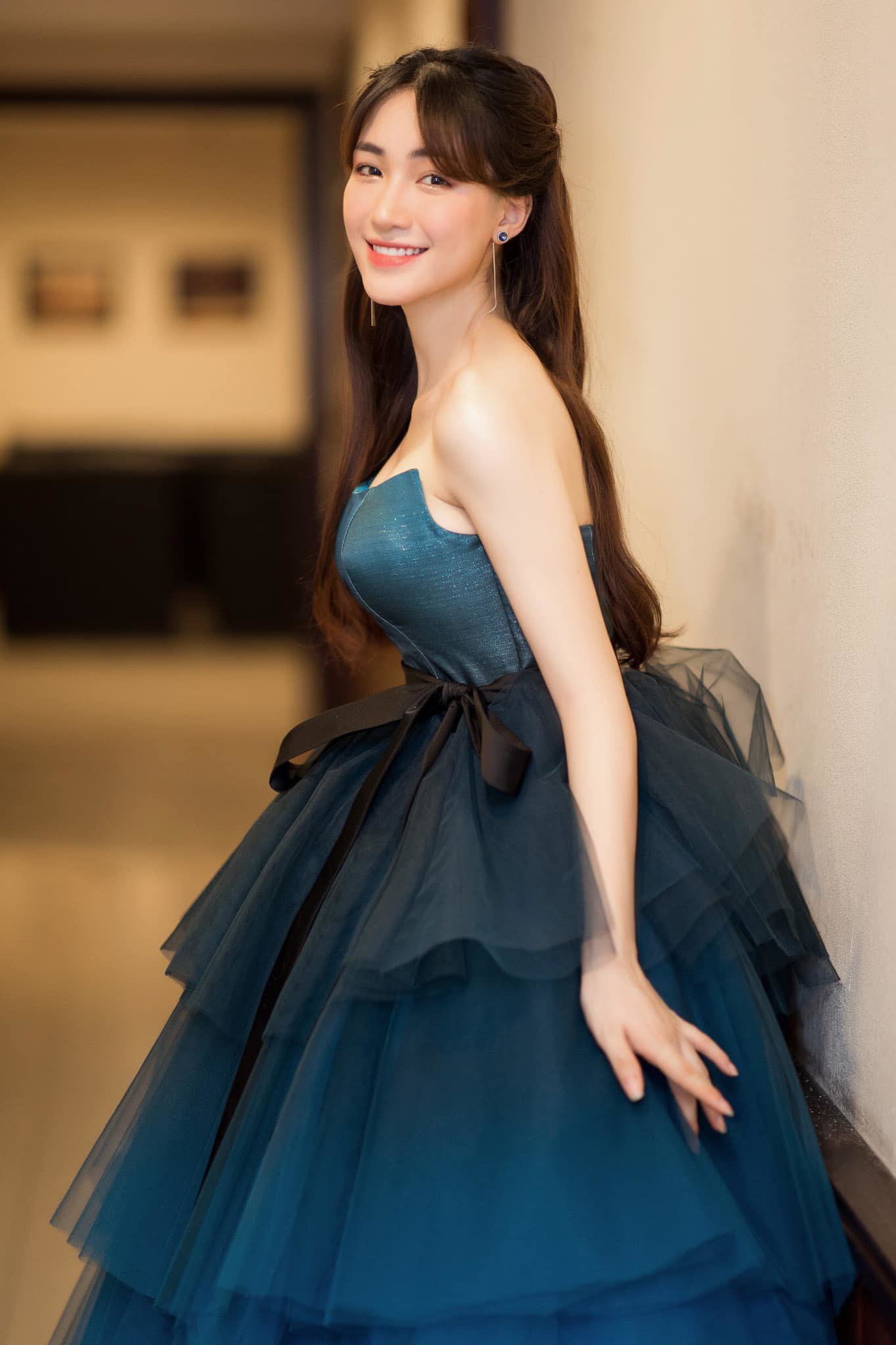 BB Trần vừa thoát amp;#34;án 14 ngàyamp;#34;, tới lượt Hoà Minzy tự cách ly sau khi trở về từ Huế - 1