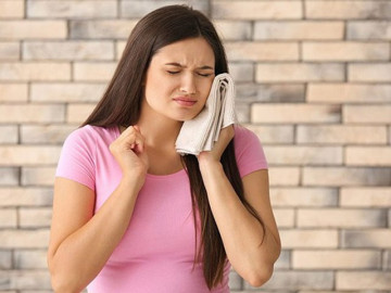 Bà bầu bị chảy máu chân răng có đáng ngại?