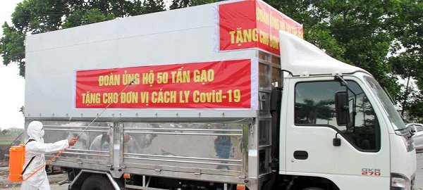“Nữ đại gia chân đất” góp 50 tấn gạo phòng COVID-19: Đi chân đất quen rồi, đeo dép đau lắm - 5
