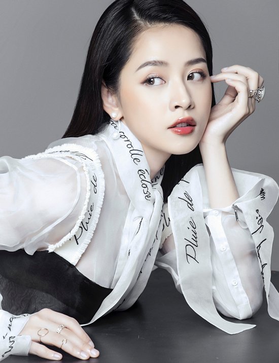 chi pu quyen gop 1 ty dong tang phong ap luc am va 5000 do bao ho chong covid-19 - 1