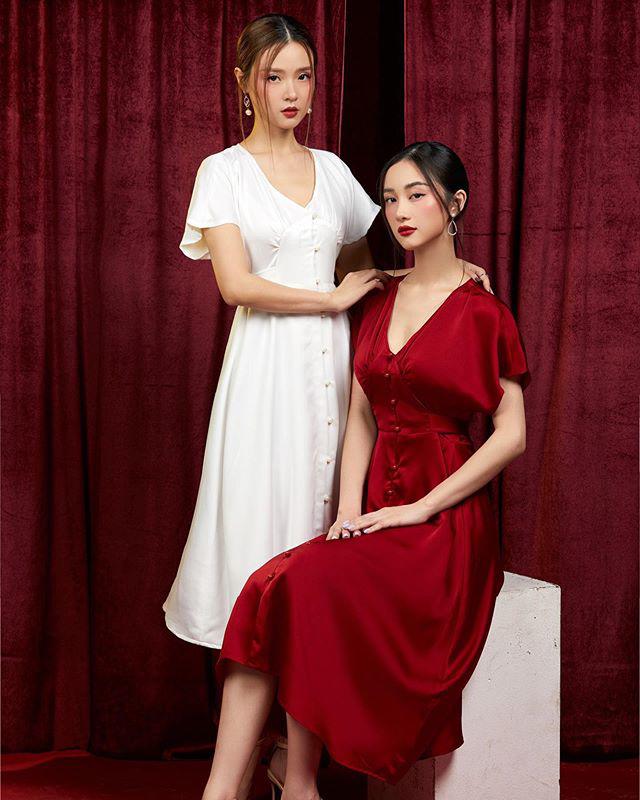 Tốn công nâng ngực, Jun Vũ dù mặc áo đôi với Midu vẫn lép kẹp như thường - 1