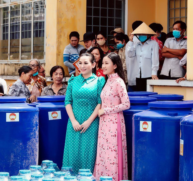 Phi Nhung đi cứu trợ, ra MV kêu gọi ủng hộ bà con miền Tây bị hạn mặn - 3