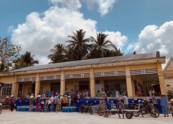 Phi Nhung đi cứu trợ, ra MV kêu gọi ủng hộ bà con miền Tây bị hạn mặn - 5