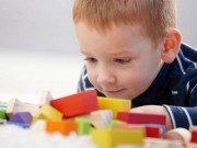Làm mẹ - Dấu hiệu trẻ tự kỷ qua các giai đoạn cụ thể nhất