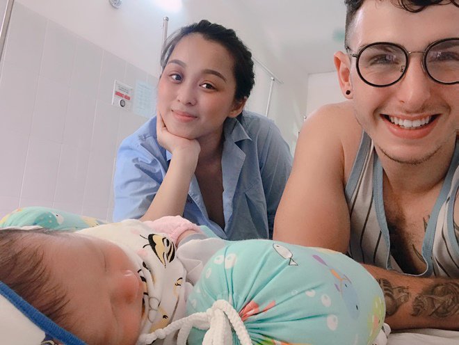 9X lấy chồng Tây vẫn đẻ ở quê, ngày sinh nổi tiếng khoa sản vì chồng đẹp trai xuất sắc - 6