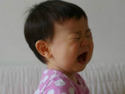 Làm mẹ - Con đi tiểu vàng sậm hơn bình thường, mẹ bình tĩnh xử trí theo phương pháp này