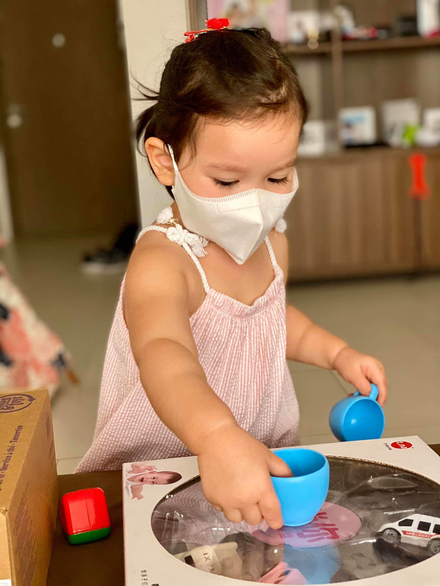 Sao Việt 24h: Thu Minh tức điên vì chồng Tây và con trai bênh nhau chằm chặp - 14