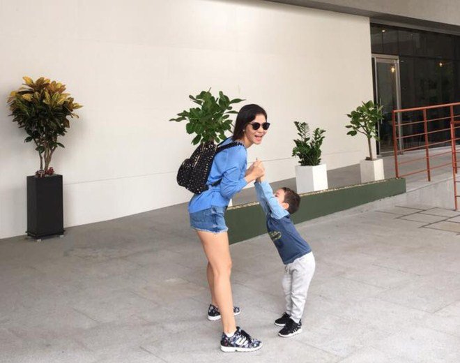 Sao Việt 24h: Thu Minh tức điên vì chồng Tây và con trai bênh nhau chằm chặp - 4