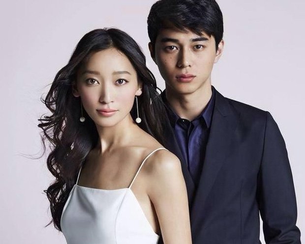 Ngôi sao 24/7: Ngoại tình với amp;#34;nàng thơ của Song Joong Kiamp;#34;, chồng trẻ cúi gập người xin lỗi vợ - 2