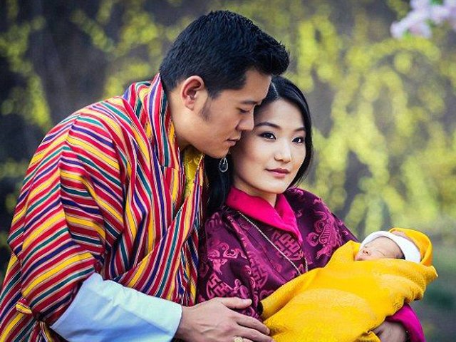 Hoàng hậu thường dân Bhutan sinh con thứ 2, giới tính em bé khác với mong đợi của mọi người