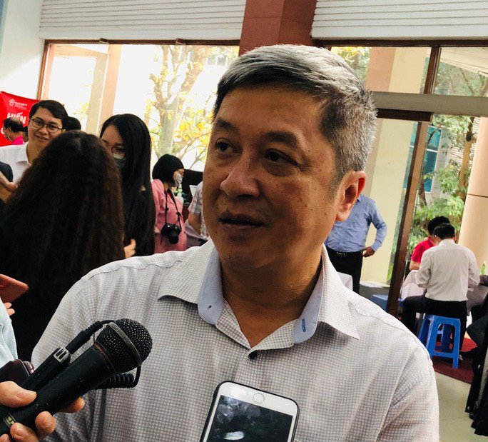 COVID-19 ngày 21/3: 248 nhân viên bệnh viện Bạch Mai âm tính; nước Anh đóng cửa toàn quốc - 1