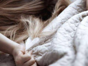 Sức khỏe - Chỉ nghe tên bạn trai cũ, người phụ nữ có thể "lên đỉnh" chục lần trong ngày vì bệnh lạ