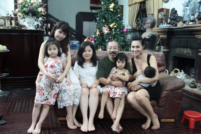 5 nghe si viet cuoi vo tre hon may chuc tuoi, khong ngai canh "cha gia nuoi con mon" - 13