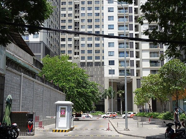 Tin tức 24h: Phong tỏa 2 chung cư cao cấp ở TP.HCM, khẩn trương xác định người từ Mỹ về - 1