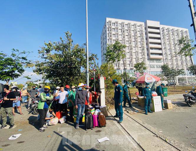 Vì sao bệnh nhân Covid -19 số 100 đi hành lễ nhiều lần trong thời gian cách ly? - 2