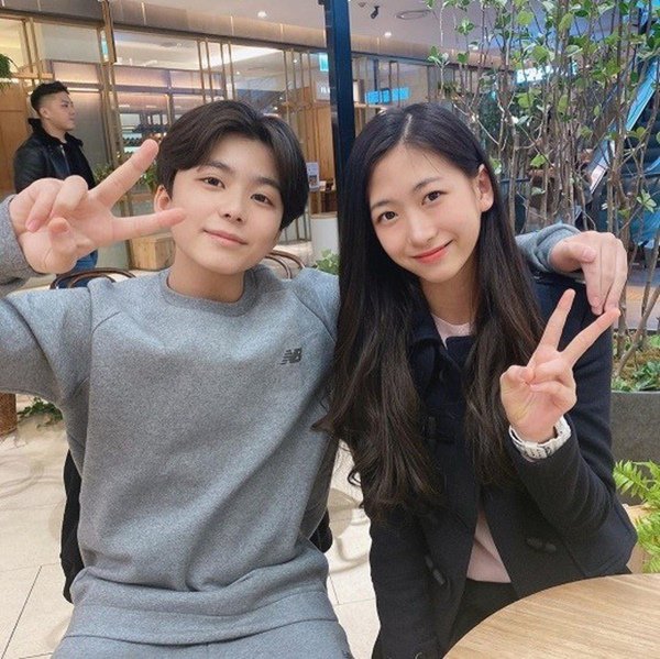 Sau 10 năm không gặp, 2 sao nhí nổi tiếng nhất Hàn Quốc một thời giờ đã trưởng thành - 1