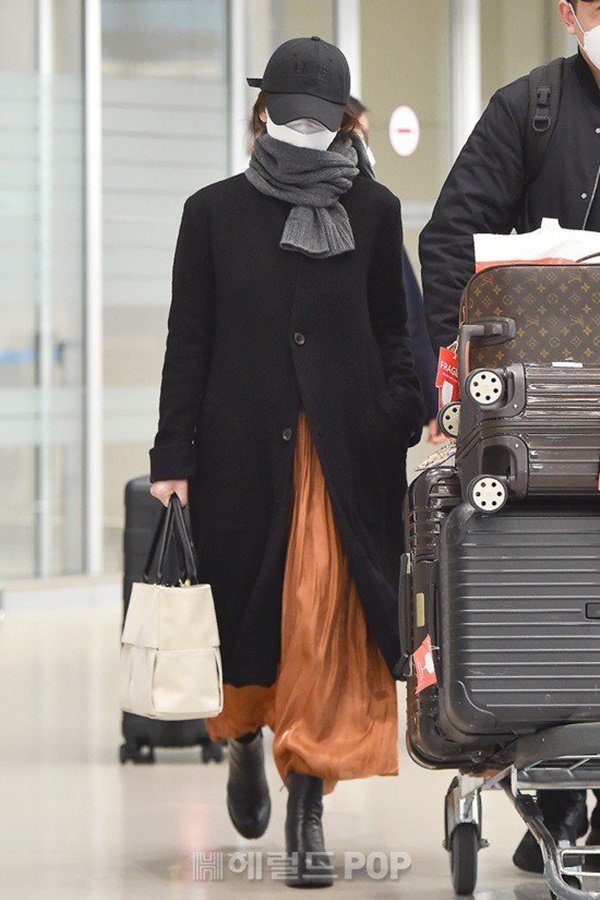 Trở về từ Ý - tâm dịch COVID-19 Châu Âu, Song Hye Kyo chờ 20 ngày mới dám xuất hiện - 1