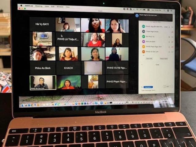 Họp phụ huynh online thời COVID-19, dân mạng hài hước lo lắng cho học sinh